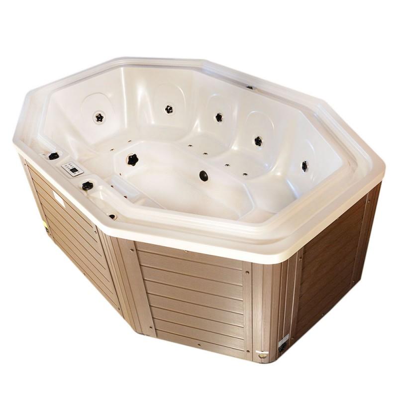 Desaťmiestna jacuzzi