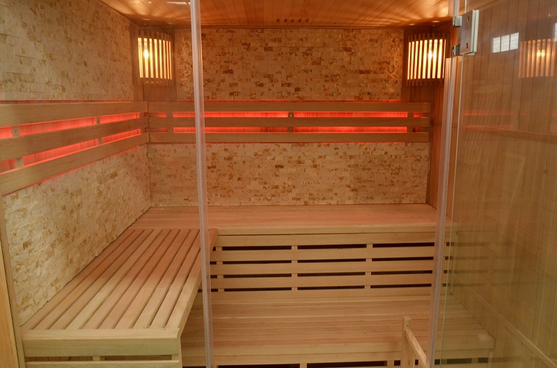 M-Spa - EA4K - Suchá sauna so saunovou pecou pre 4 osoby 180 x 160 x 200 cm s kamenným obkladom