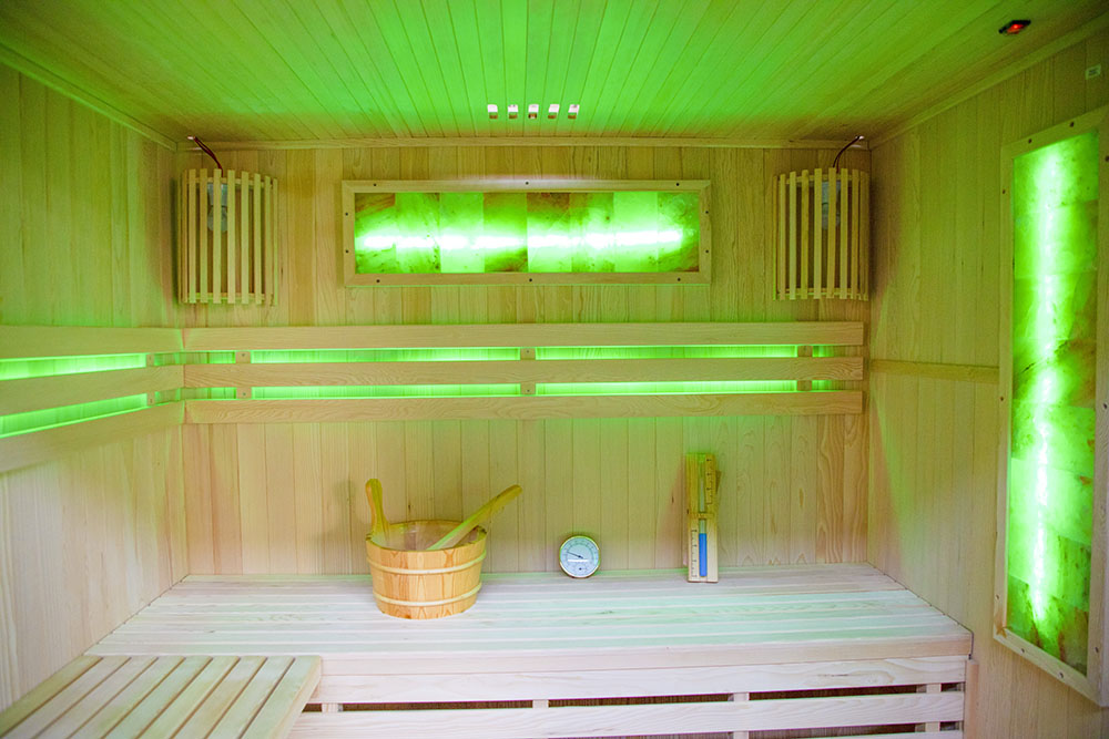 Suchá sauna s pieckou EA4S so soľným kameňom a izoláciou stien, 4 miestna, 180x160x200cm, 6,0kW