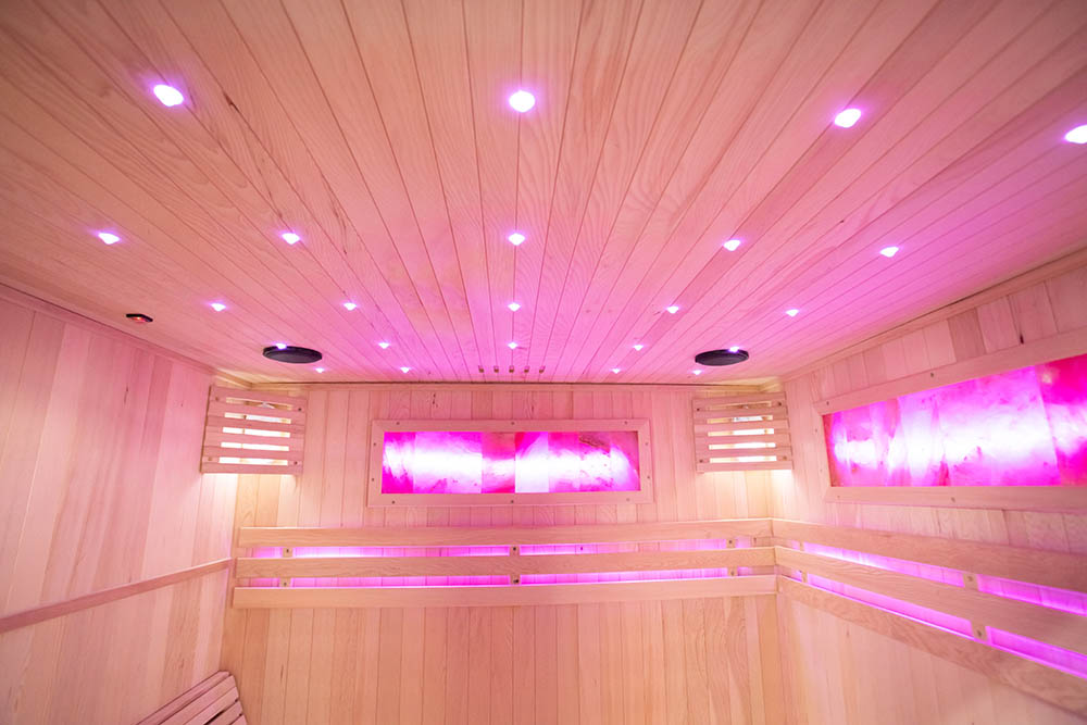 Suchá sauna s kachľami HARVIA 6 kW, soľným kameňom a izoláciou stien 180X160X200CM